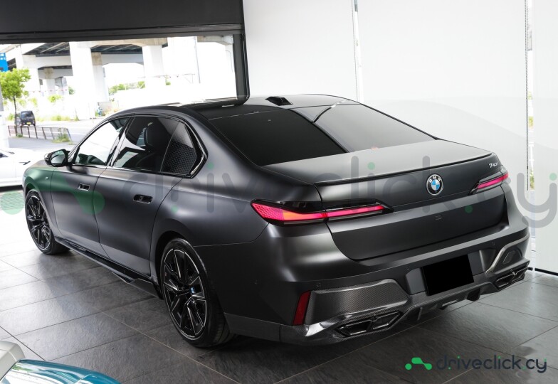 BMW 7 series Grey