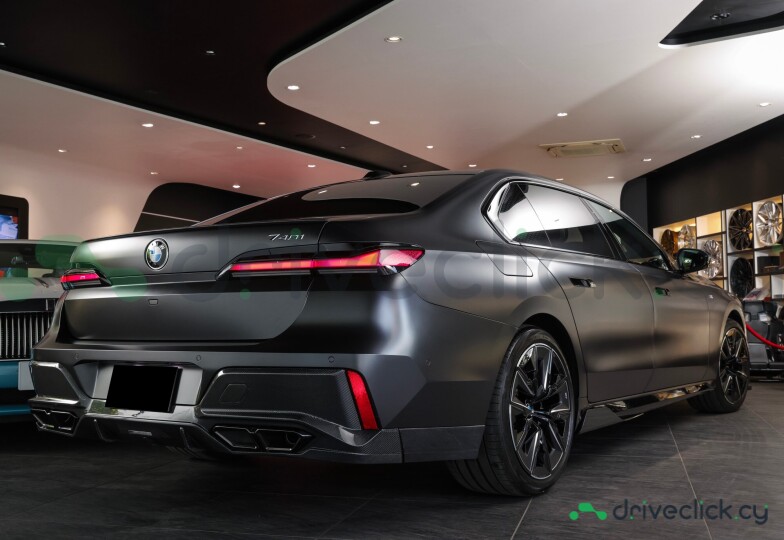 BMW 7 series Grey