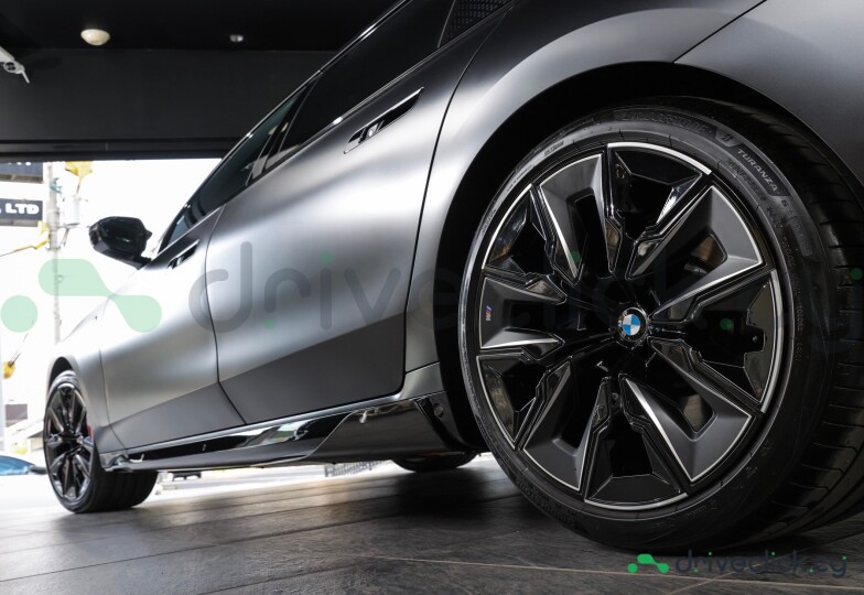 BMW 7 series Grey