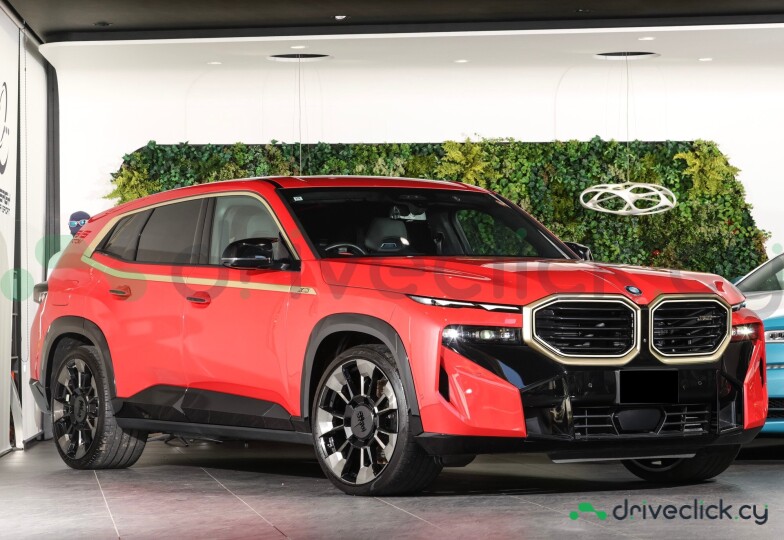 BMW XM Red