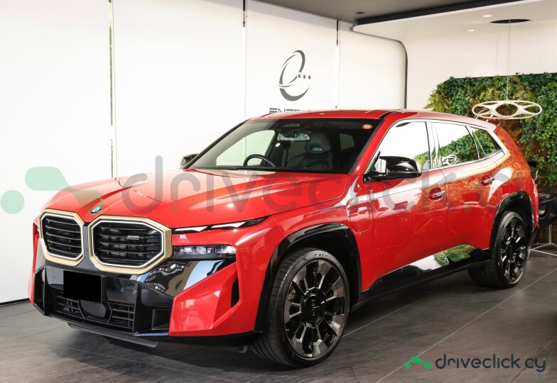 BMW XM Red