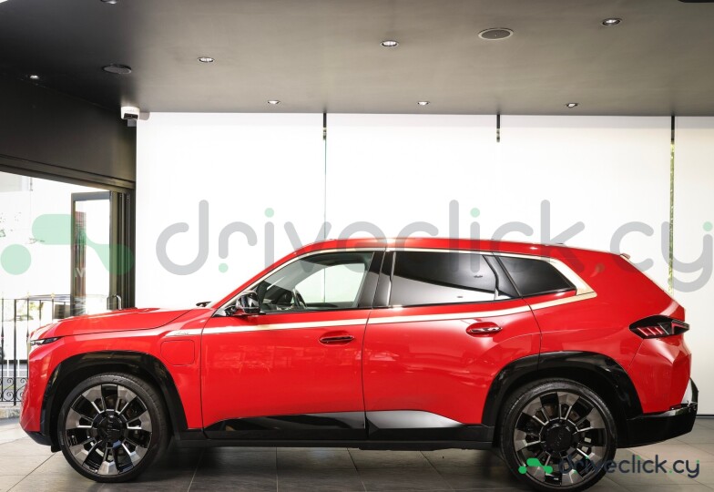 BMW XM Red