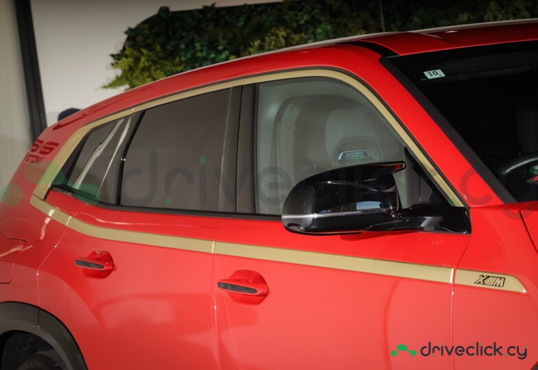BMW XM Red