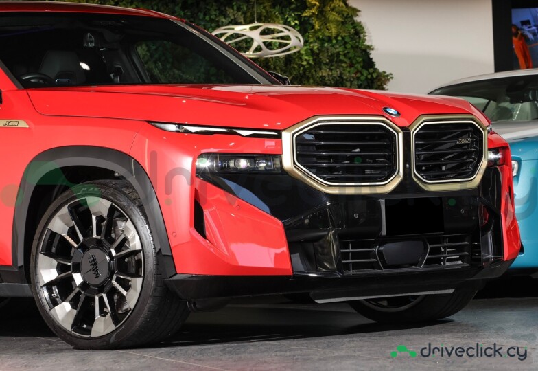 BMW XM Red