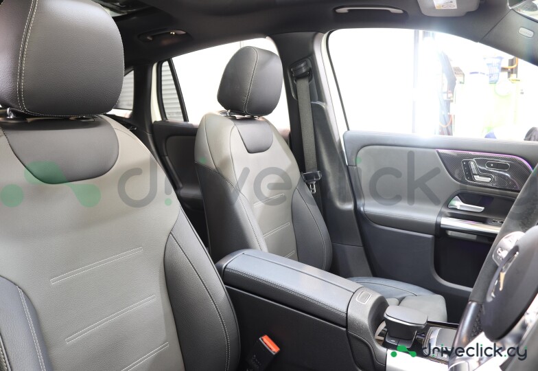 Mercedes GLA-class White