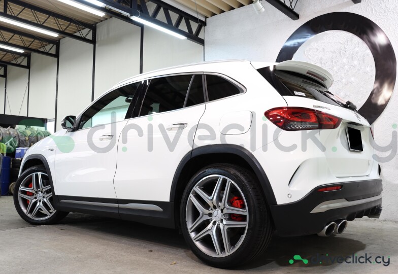 Mercedes GLA-class White