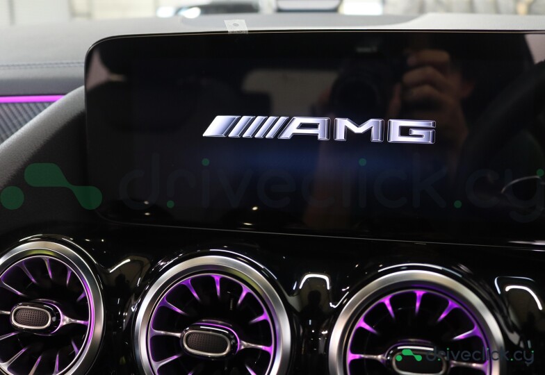 Mercedes GLA-class White