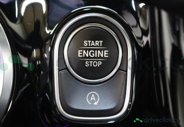 Mercedes GLA-class White
