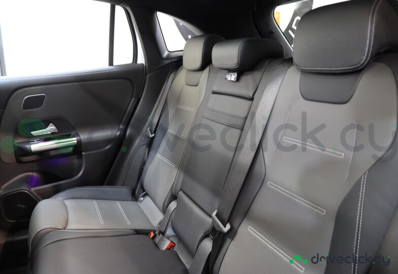 Mercedes GLA-class White