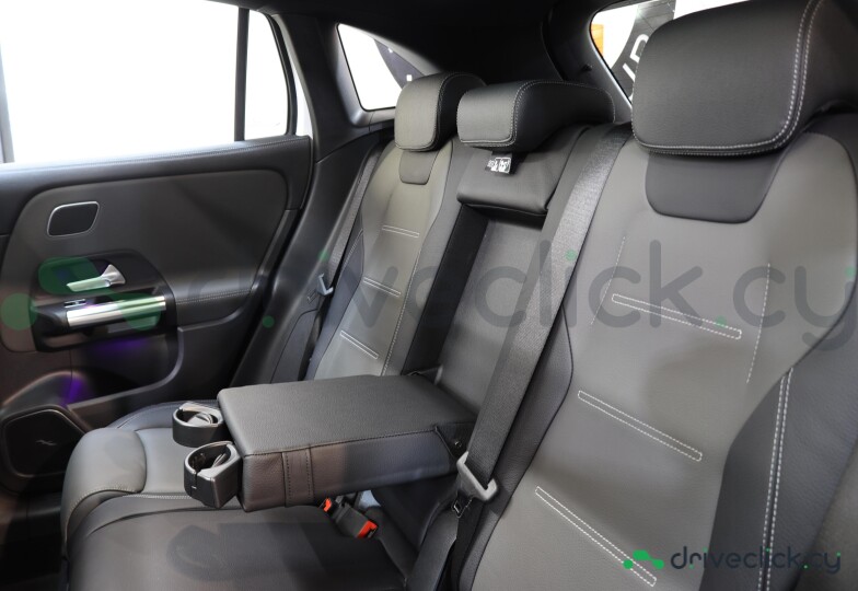 Mercedes GLA-class White