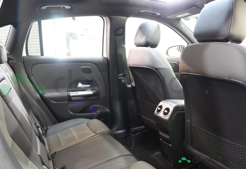 Mercedes GLA-class White