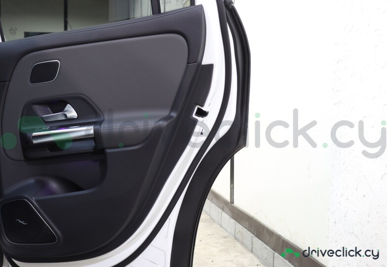 Mercedes GLA-class White