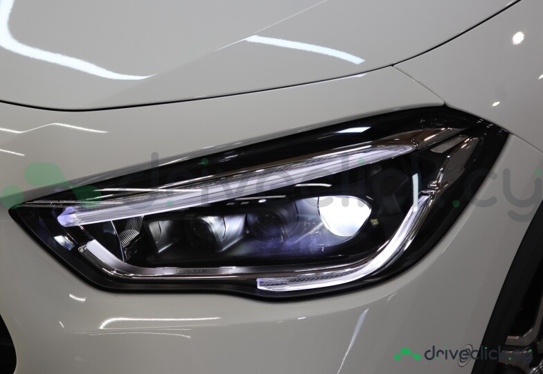 Mercedes GLA-class White