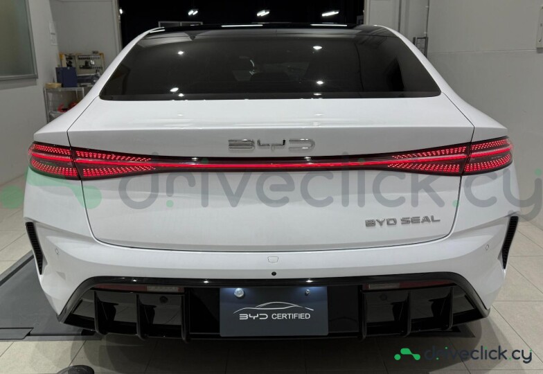 BYD Seal Белый