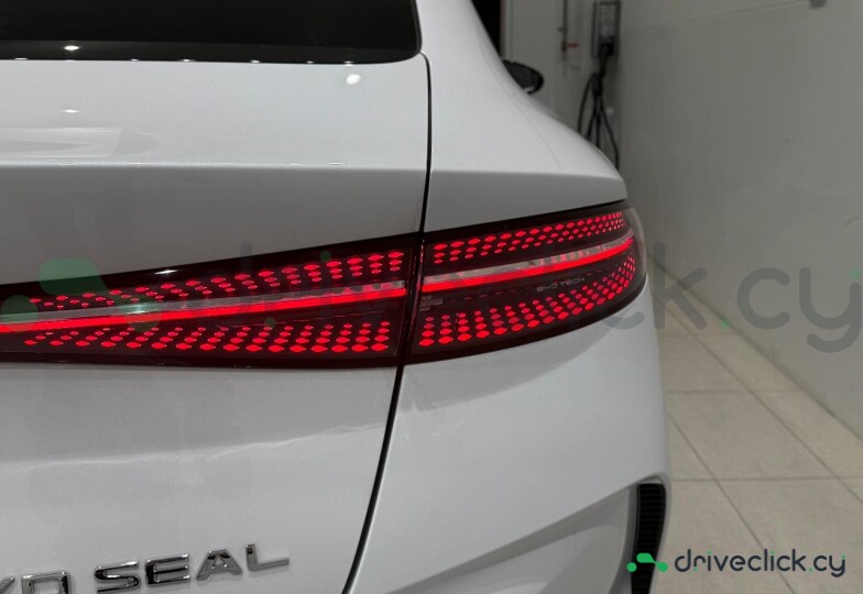 BYD Seal Белый