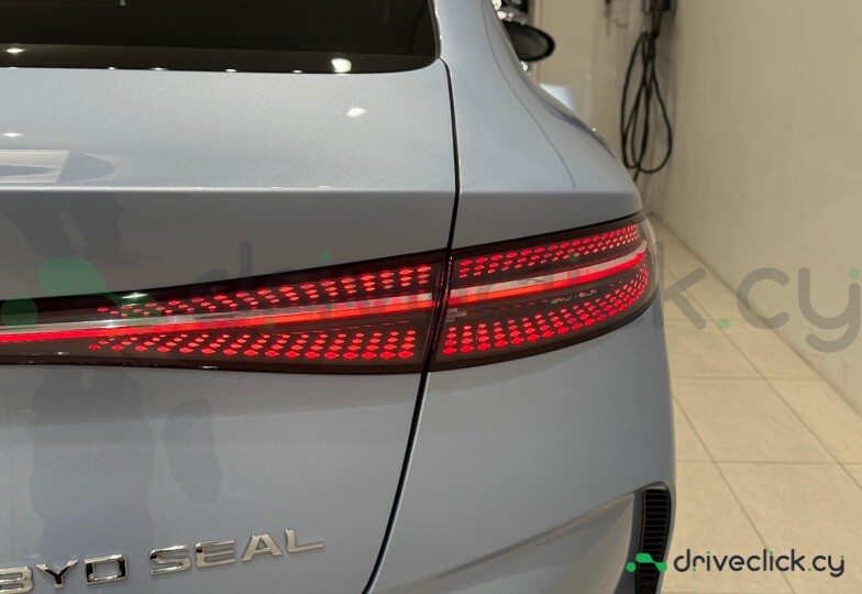 BYD Seal Синий