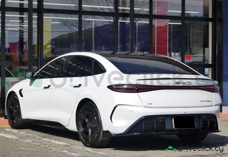 BYD Seal Белый