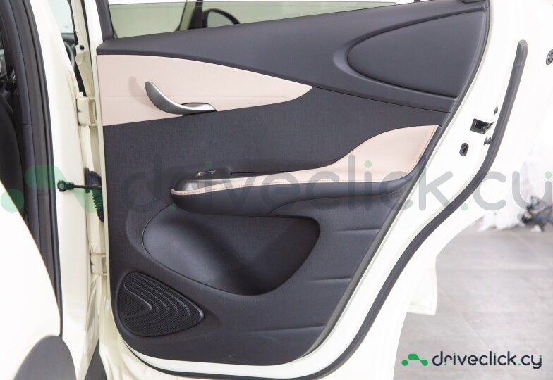 BYD Dolphin Белый