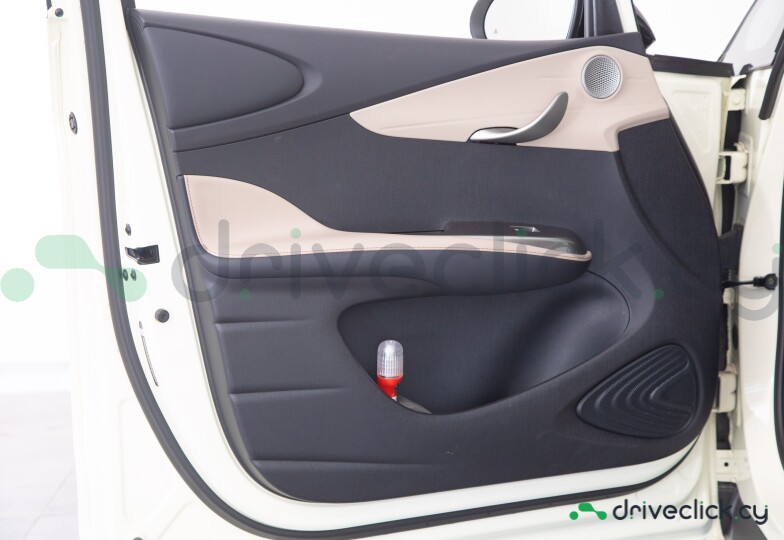 BYD Dolphin Белый