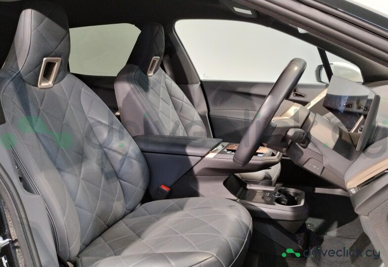 BMW iX White