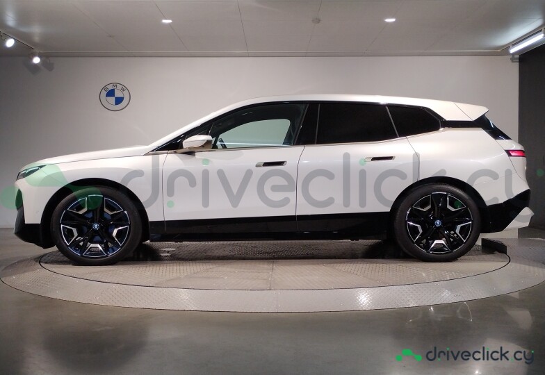BMW iX White