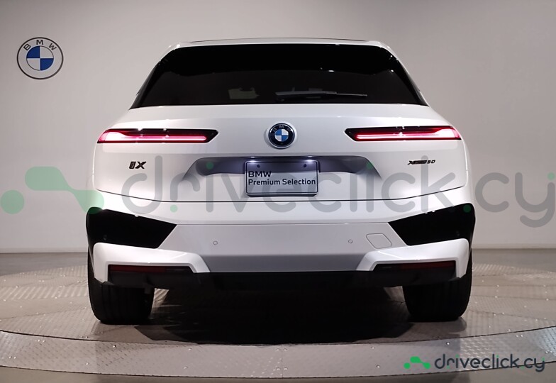 BMW iX White