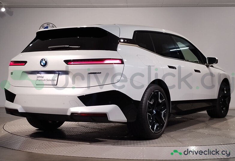 BMW iX White