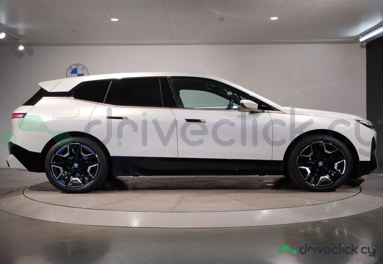BMW iX White