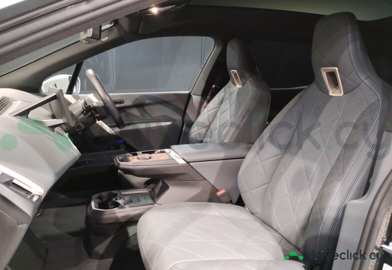 BMW iX White
