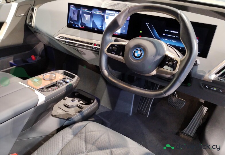 BMW iX White