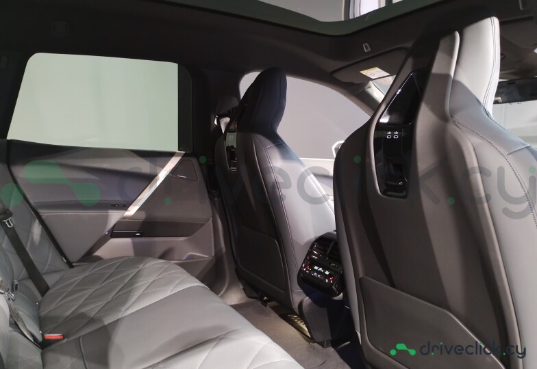 BMW iX White