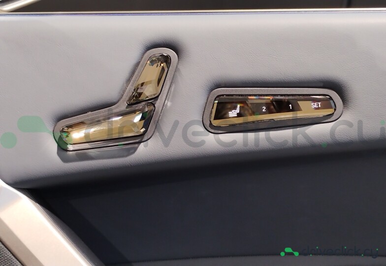 BMW iX White