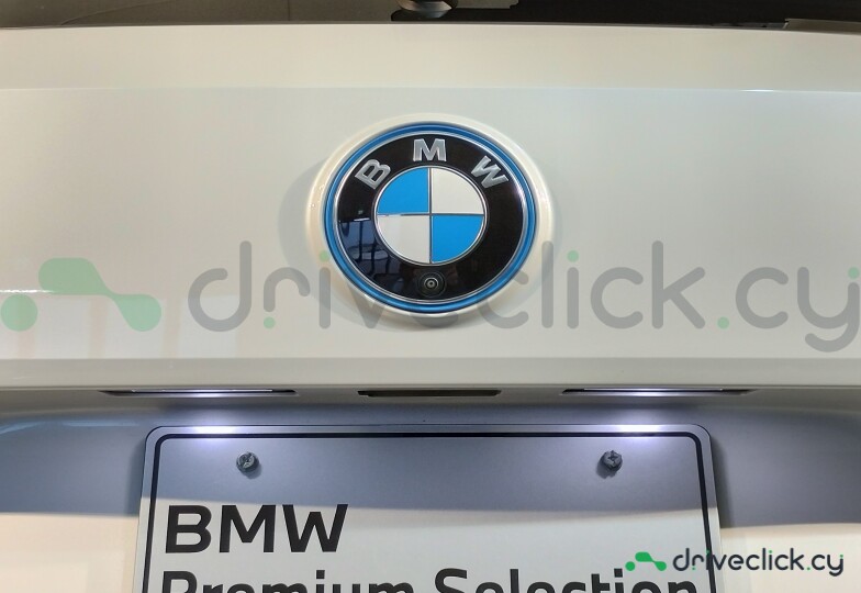 BMW iX White