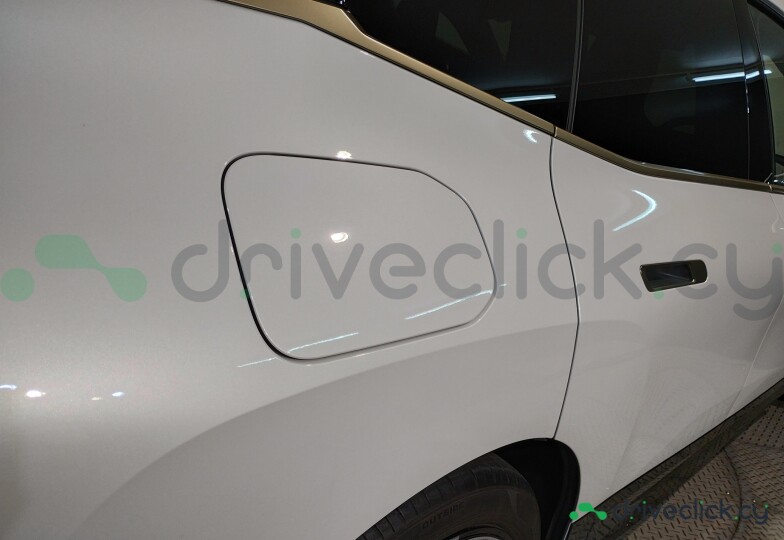 BMW iX White