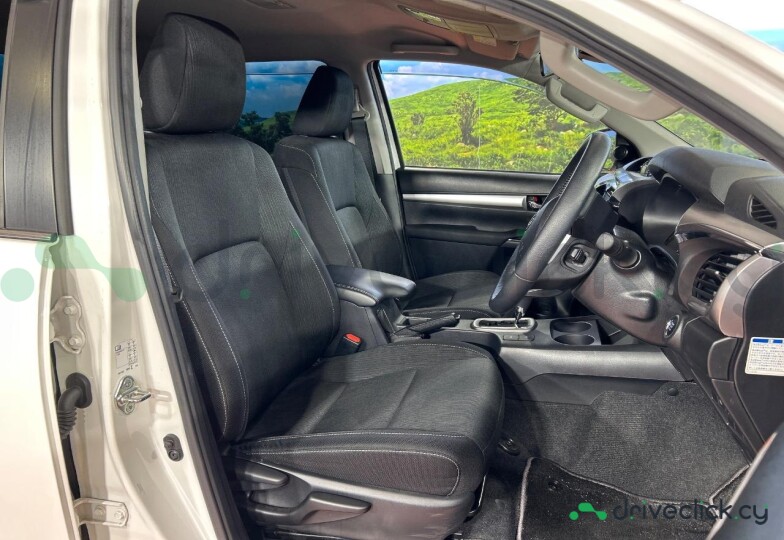 Toyota Hilux White