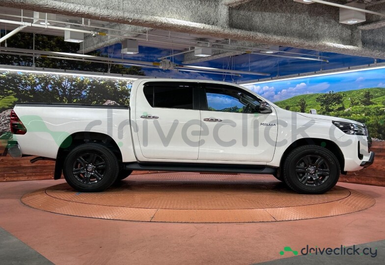 Toyota Hilux White