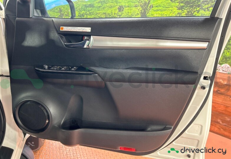 Toyota Hilux White