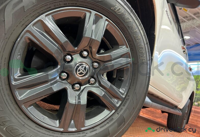 Toyota Hilux White