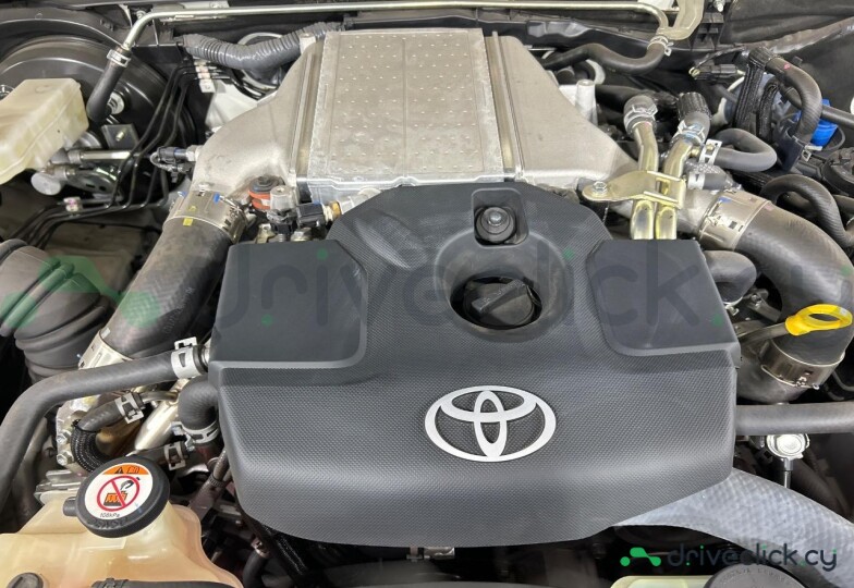 Toyota Hilux White
