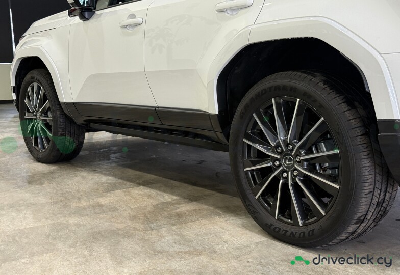Lexus GX White