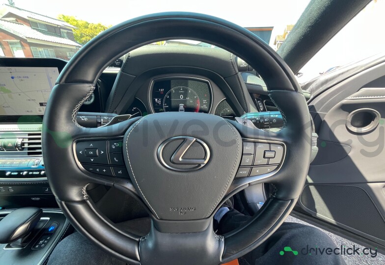 Lexus LS Black
