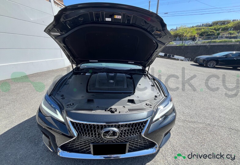 Lexus LS Black