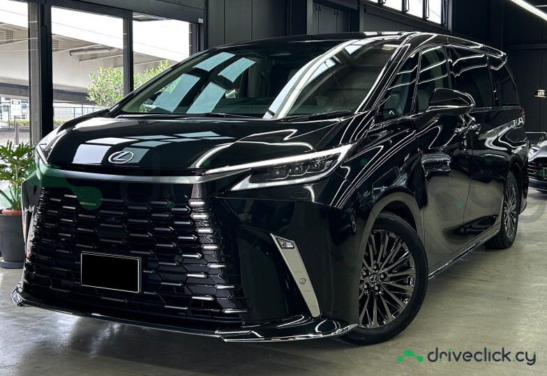 Lexus LM Black