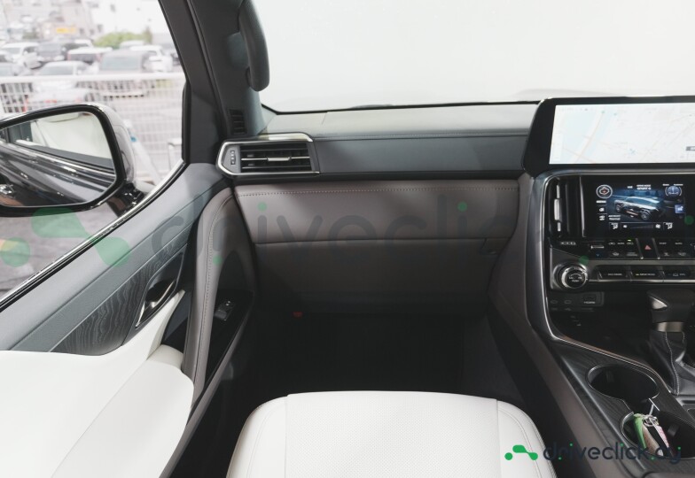 Lexus LX Black