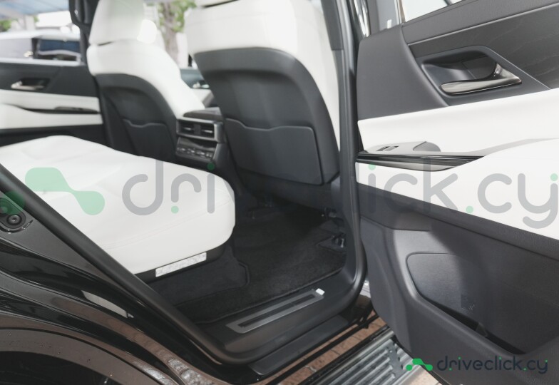Lexus LX Black