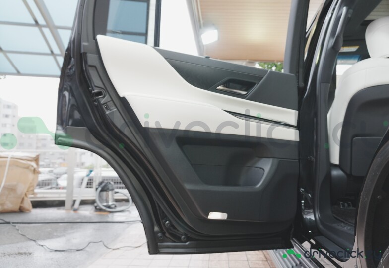 Lexus LX Black