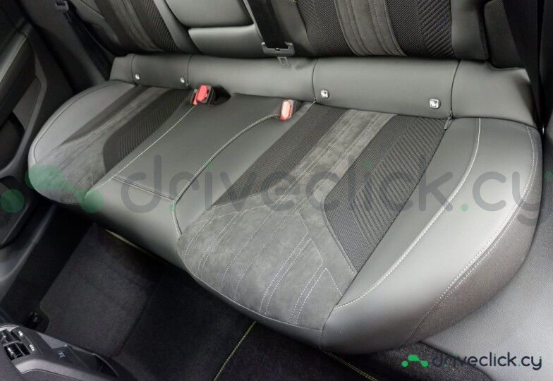 Peugeot 408 Red