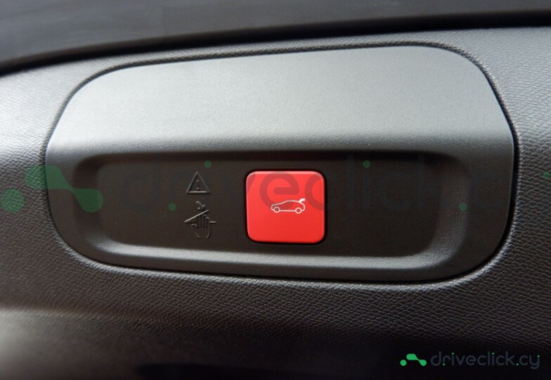 Peugeot 408 Red