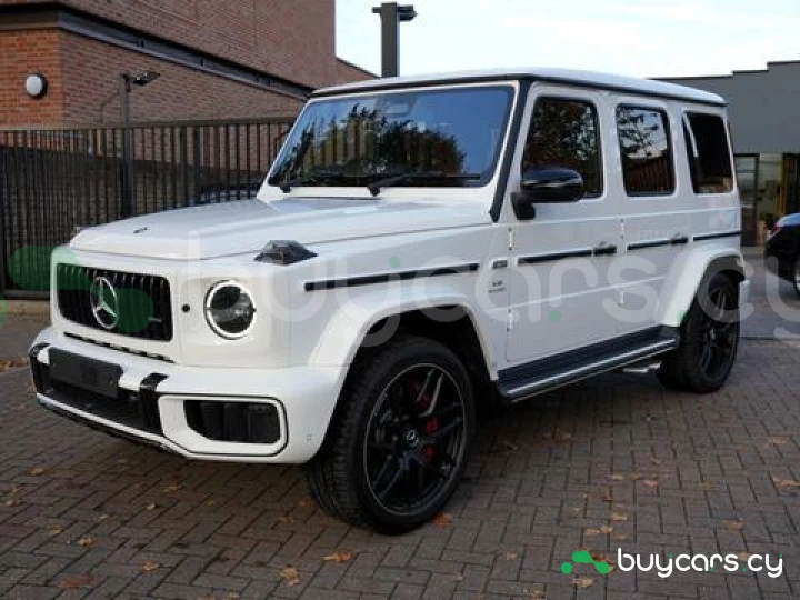 Mercedes G-class Белый