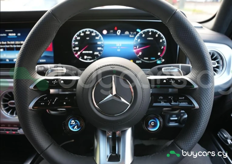 Mercedes G-class Белый